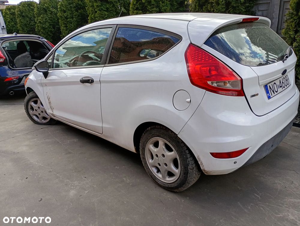 FORD FIESTA MK6 MK7 08-12 1.4 TDCI LAMPKA PODSUFITKI OŚWIETLENIE KABINY - 17