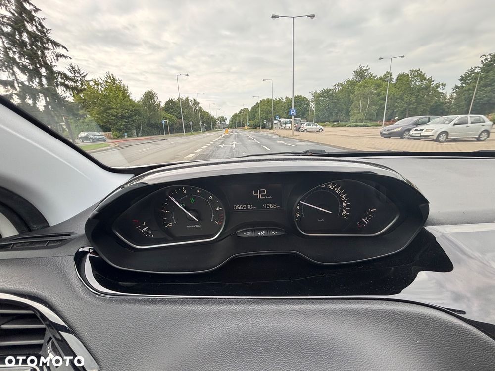 Peugeot 208 1.2 PureTech GPF Signature S&S - 7