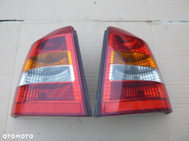 LAMPA LEWY TYŁ PRAWY TYŁ KOMPLET OPEL ASTRA II G - 1