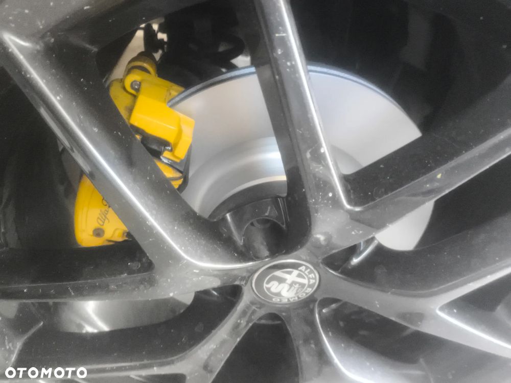 Alfa Romeo Stelvio 2.0 Turbo B-Tech Edition Q4 - 32