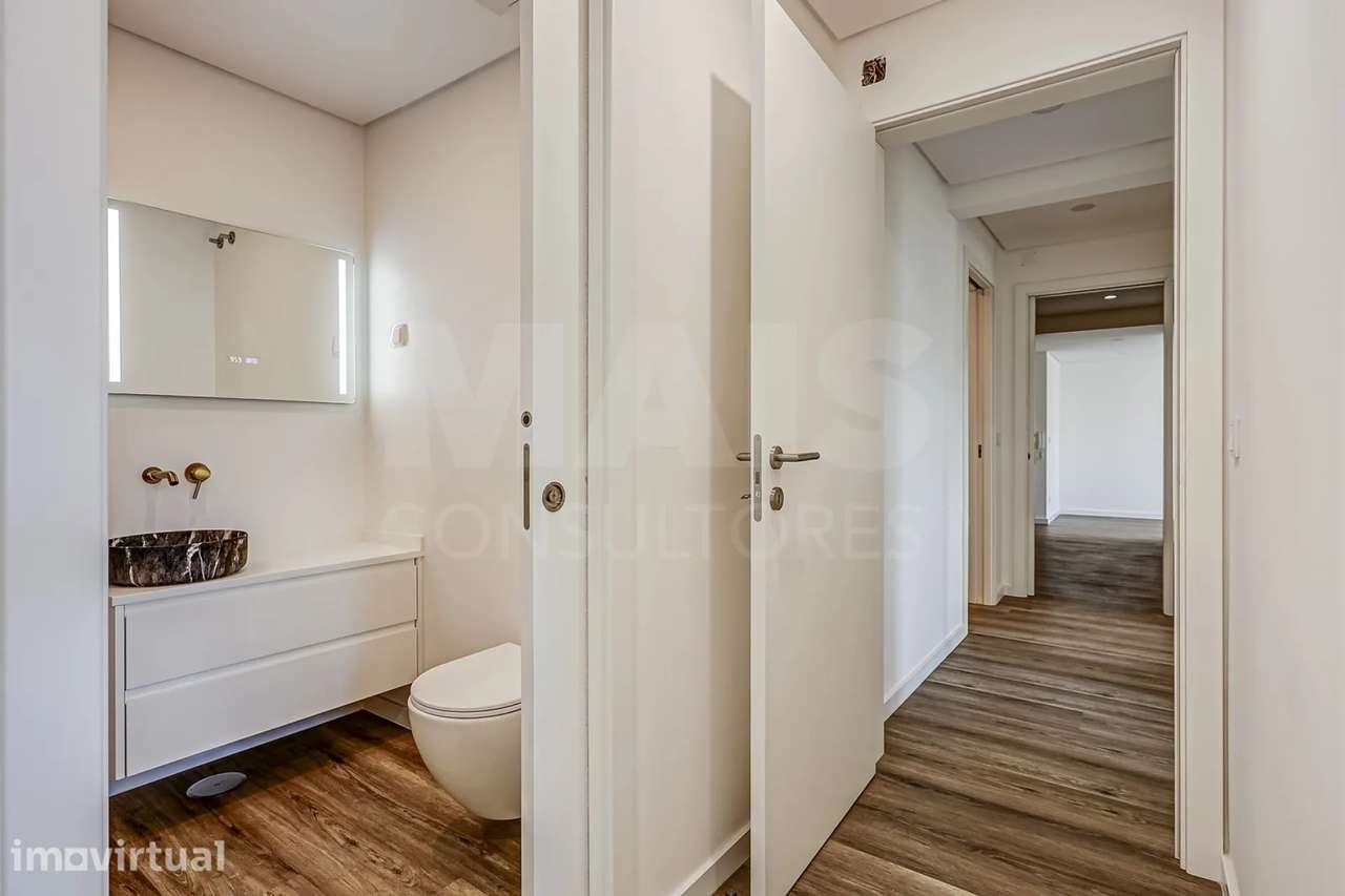 Apartamento T3 totalmente remodelado na Póvoa de Santa Iria com par... - Grande imagem: 3/30