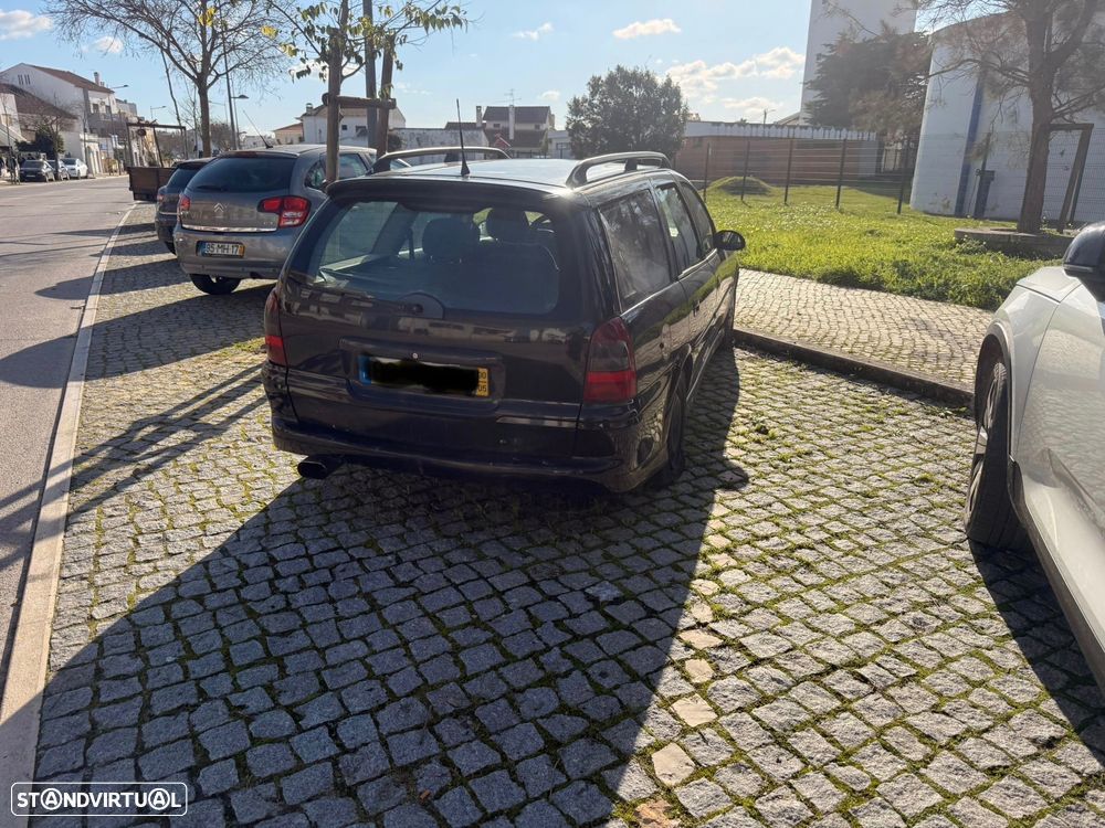 Opel Vectra Caravan 2.2 DTR Eleg. - 1