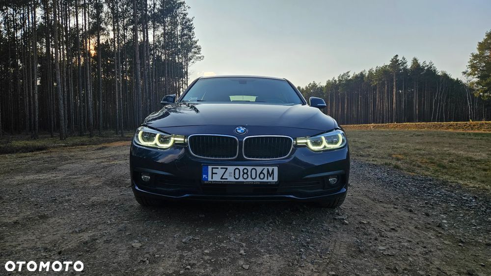 BMW Seria 3 320d xDrive - 2