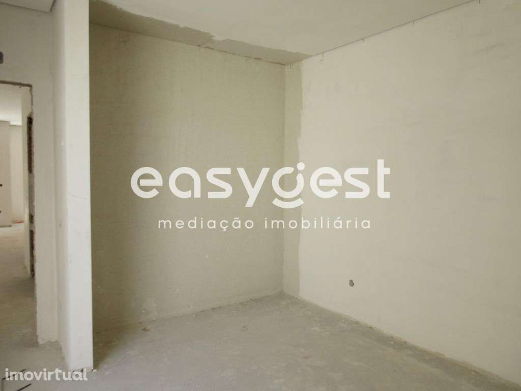 Apartamento T2 com Pátio a nível do R/C no centro de Peniche - Grande imagem: 5/12