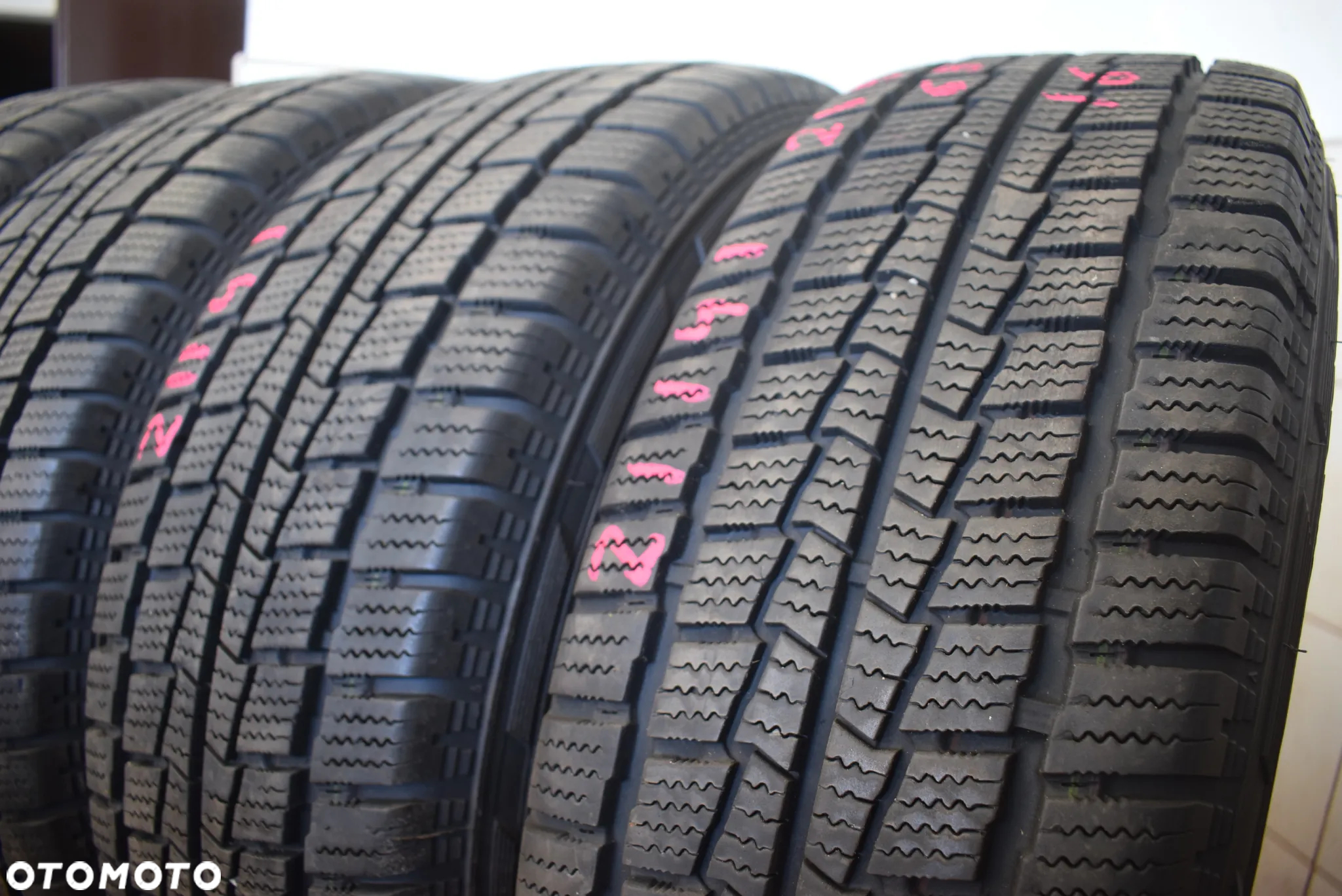 R16C 215/65 Hankook Winter RW06 Cena za komplet - 3