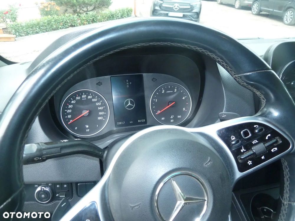 Mercedes-Benz SPRINTER - 16