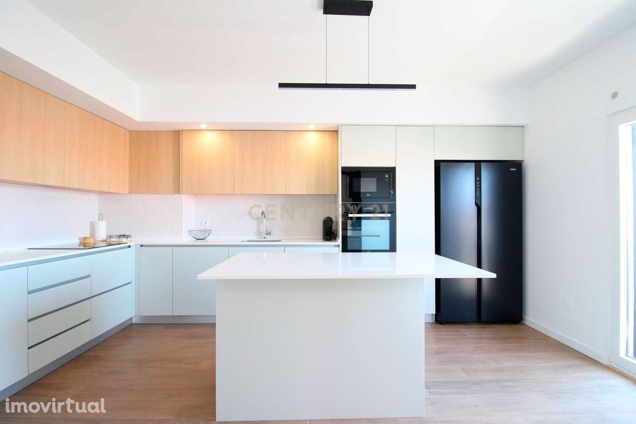 Apartamento em estado novo, T3 Duplex em Pinhal Novo, Palmela - 233.55 - Grande imagem: 4/55