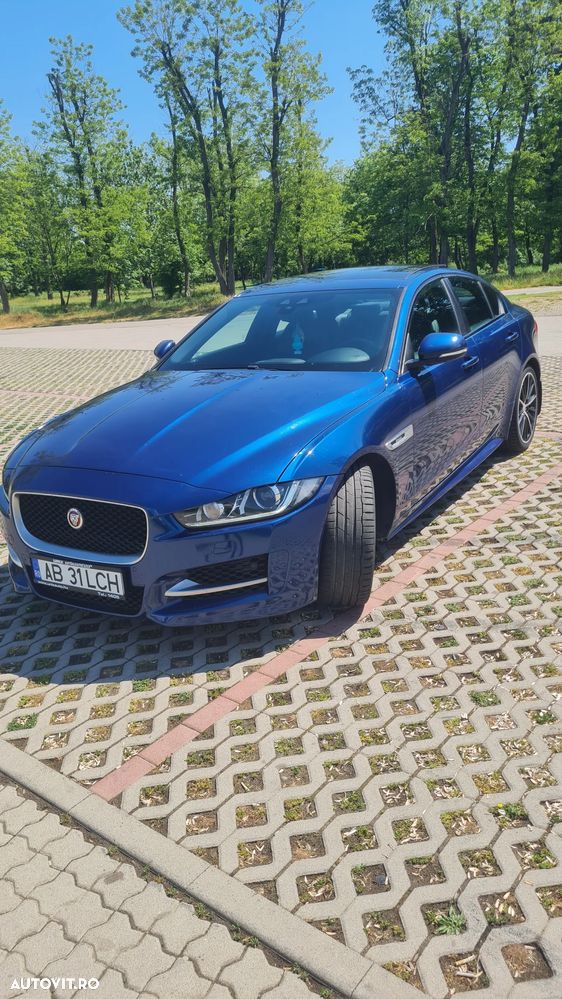 Jaguar XE 2.0 R-Sport - 9