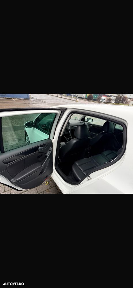 Volkswagen Golf - 8