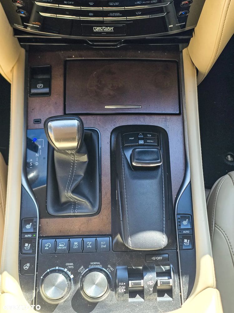 Lexus LX 570 Omotenashi - 8