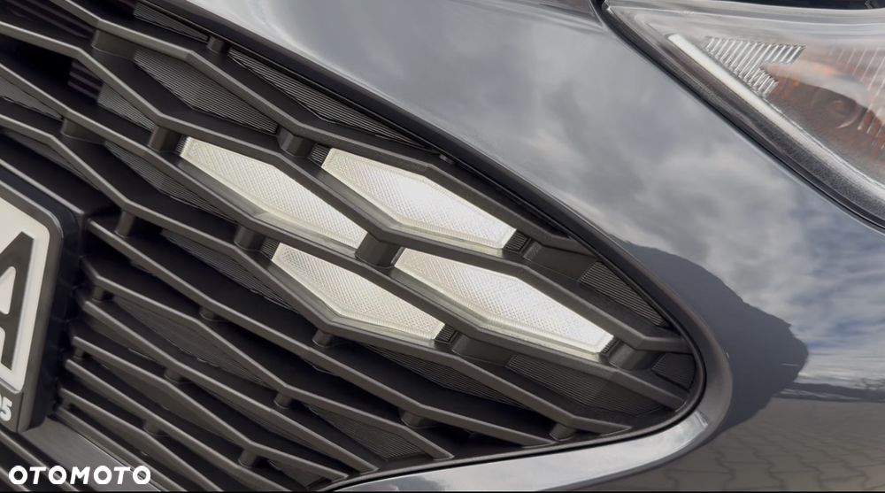 Hyundai i10 1.0 Fifa World Cup Edition - 35