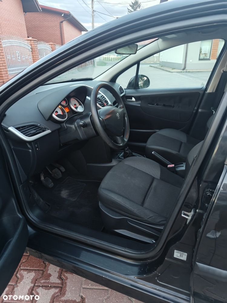 Peugeot 207 - 7
