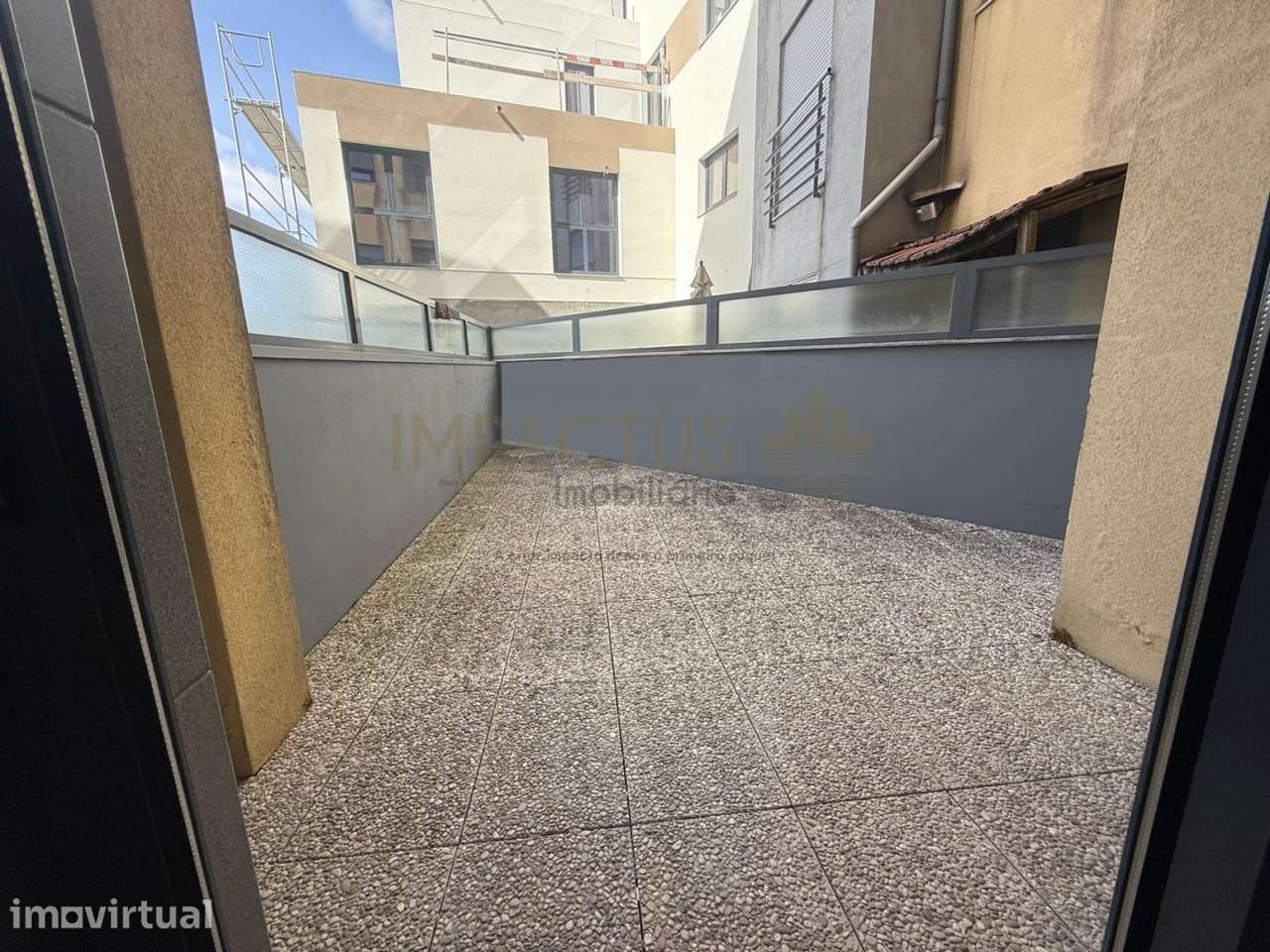 Apartamento T3 renovado - Grande imagem: 3/23