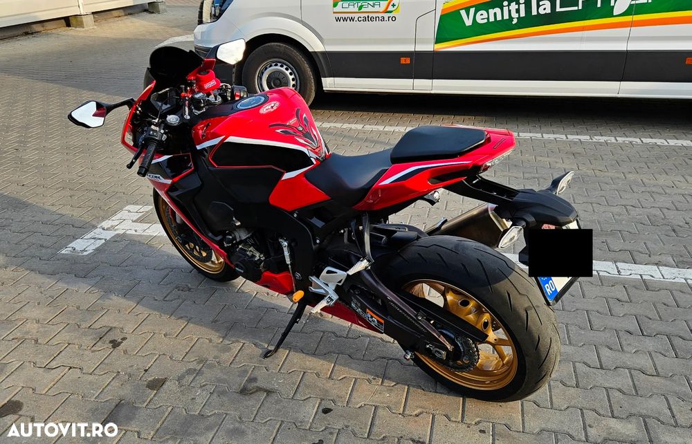 Honda CBR 1000RR Fireblade - 2