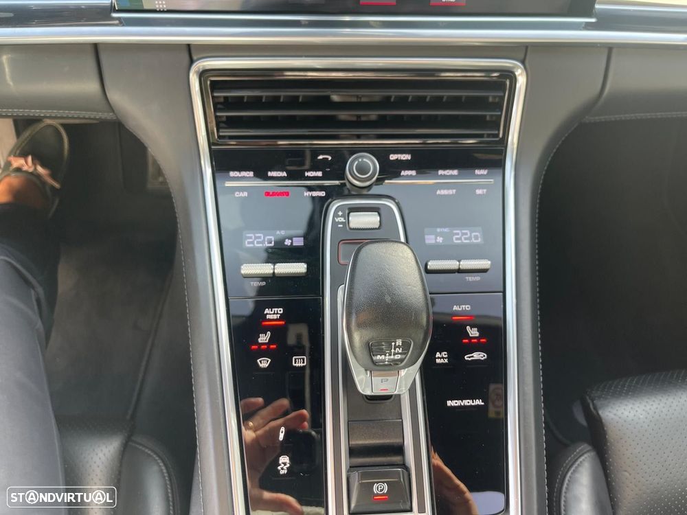 Porsche Panamera 4 E-Hybrid - 26