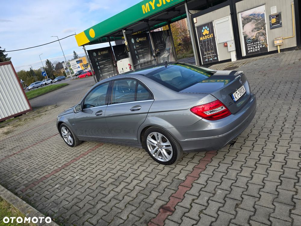 Mercedes-Benz Klasa C 180 CGI BlueEff Avantgarde - 4