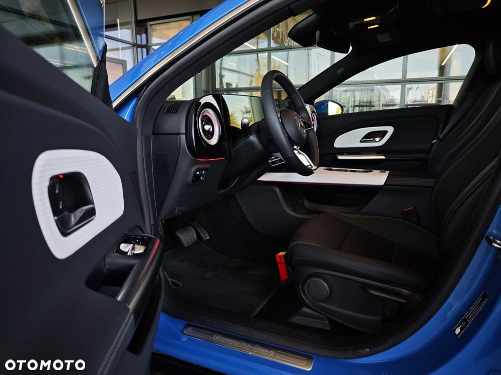 Mercedes-Benz CLA - 11