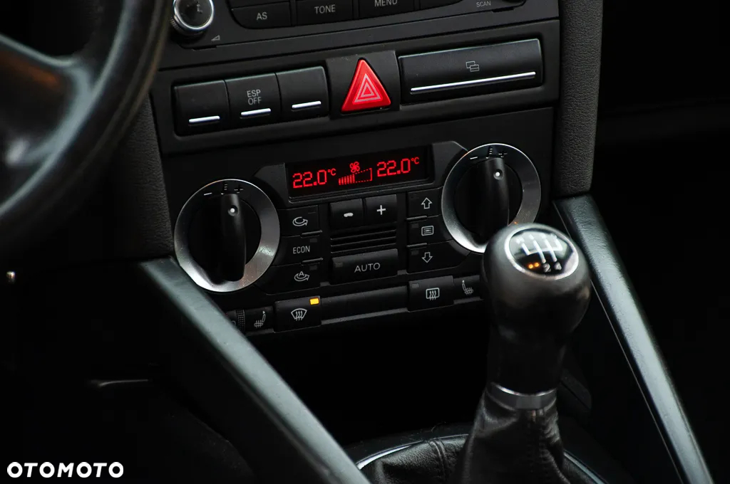 Audi A3 1.6 Ambiente - 26