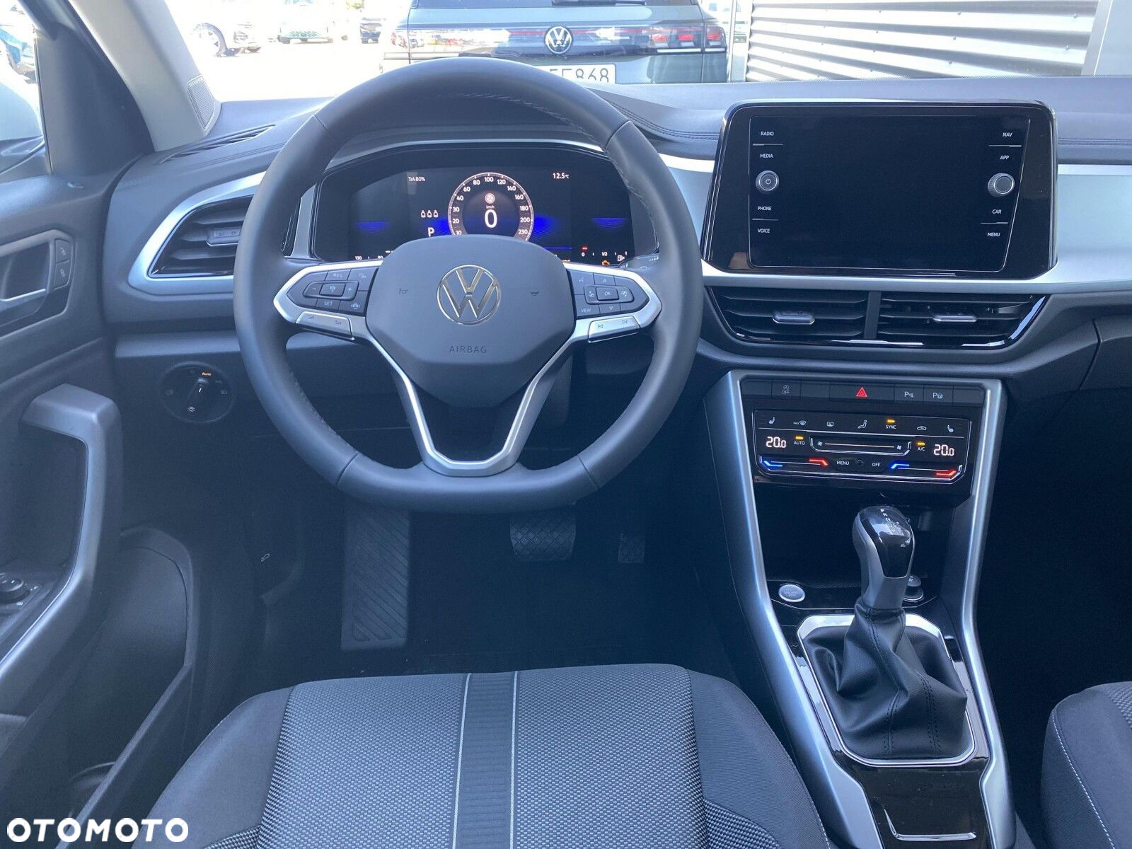 Volkswagen T-Roc - 24