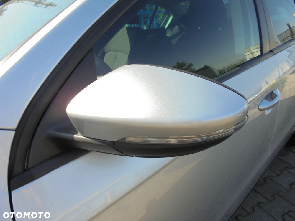 Volkswagen Passat 2.0 TDI Comfortline - 39