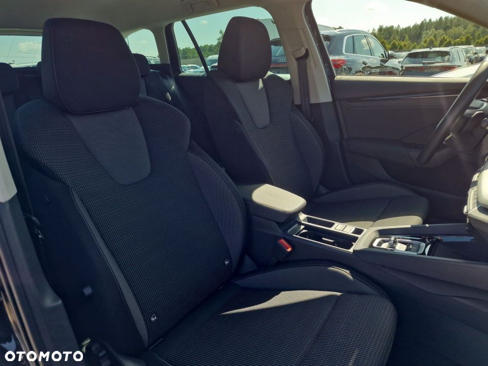 Skoda Octavia 1.5 TSI mHEV Selection DSG - 30
