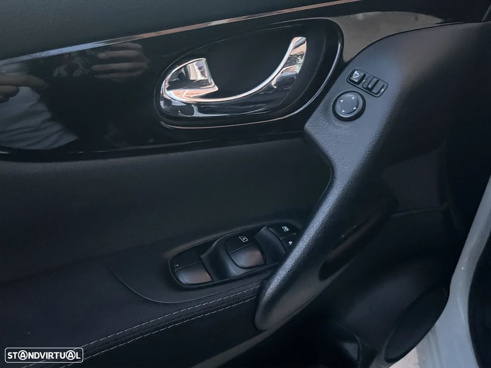 Nissan Qashqai 1.5 dCi N-Connecta - 11