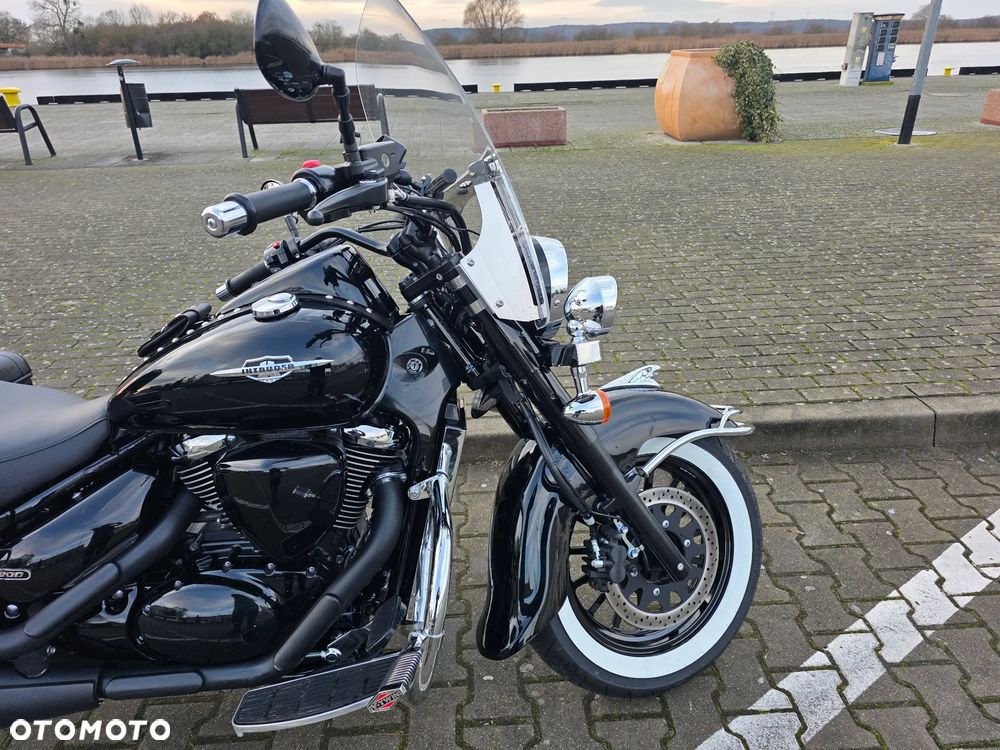 Suzuki Intruder - 7