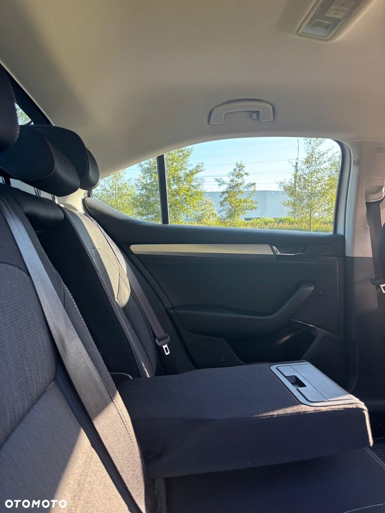 Skoda Superb 1.6 TDI Ambition - 8