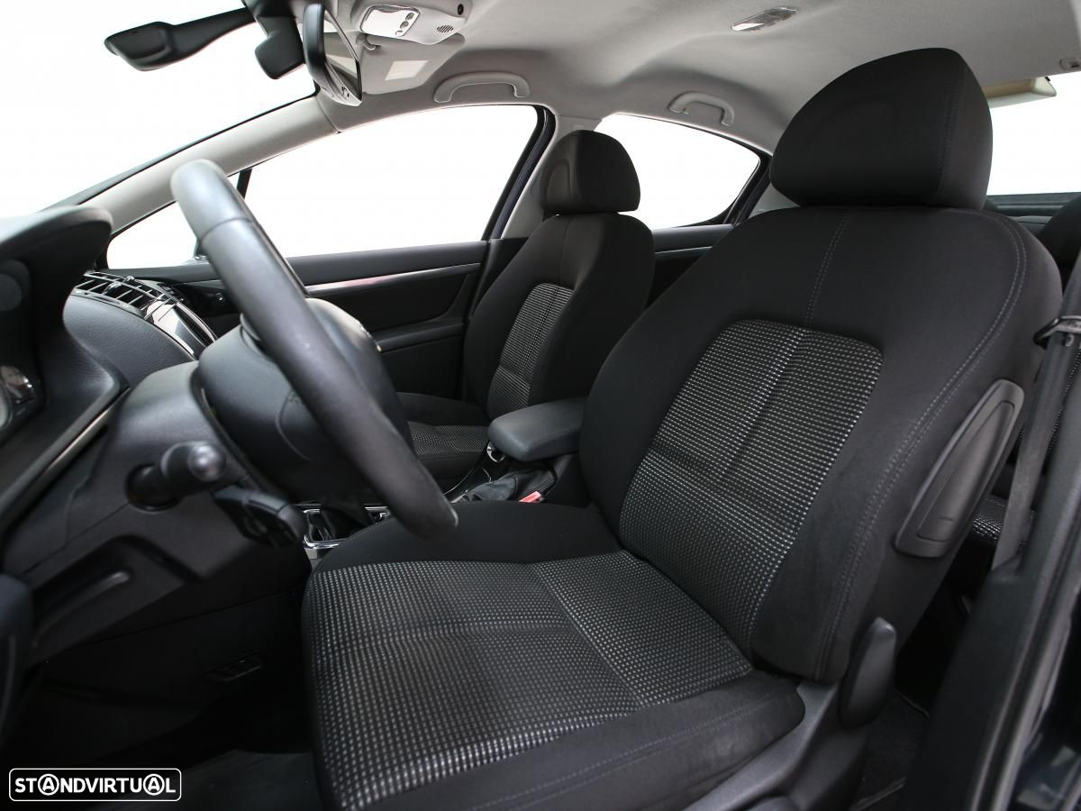 Peugeot 407 - 12