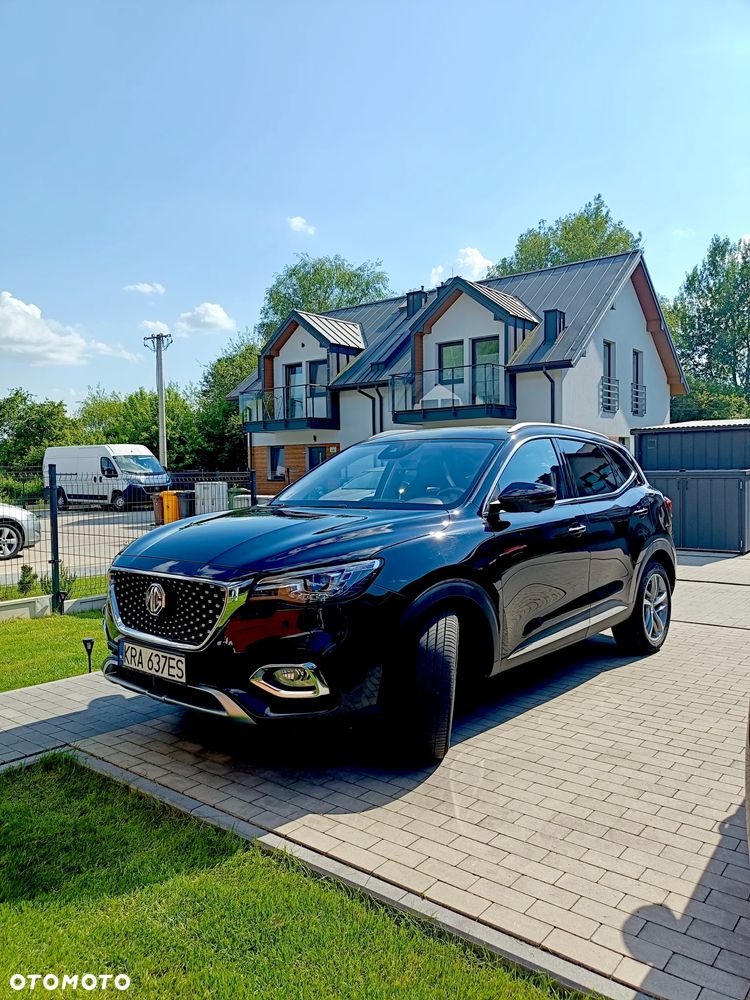 MG EHS Luxury - 2
