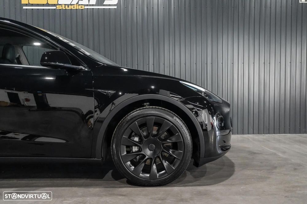 Tesla Model Y Long Range Dual Motor AWD - 38