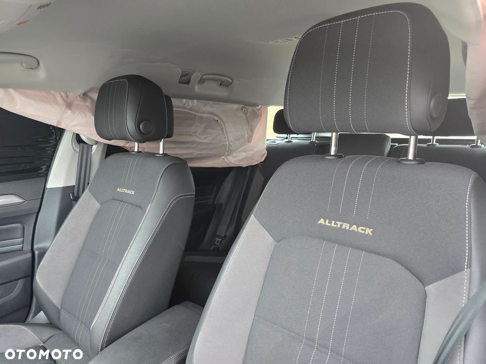 Volkswagen Passat Alltrack 2.0 TDI SCR DSG 4Motion - 9