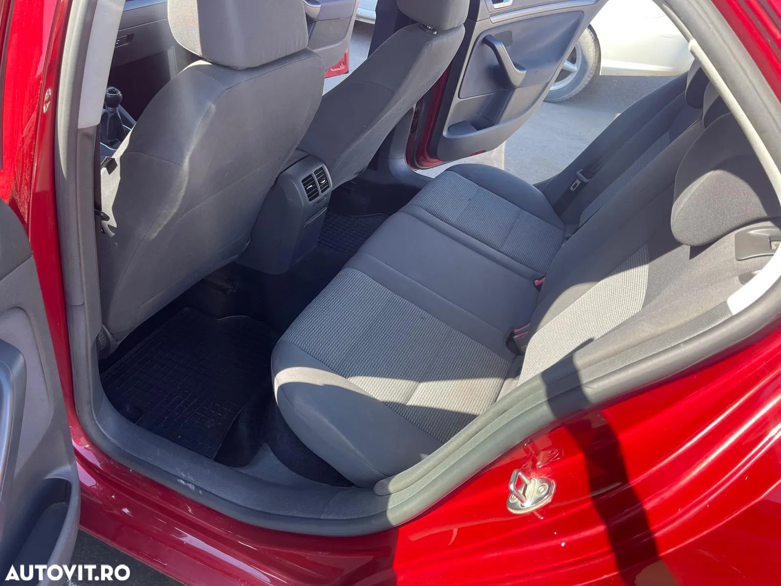 Volkswagen Jetta 1.6 Comfortline - 5
