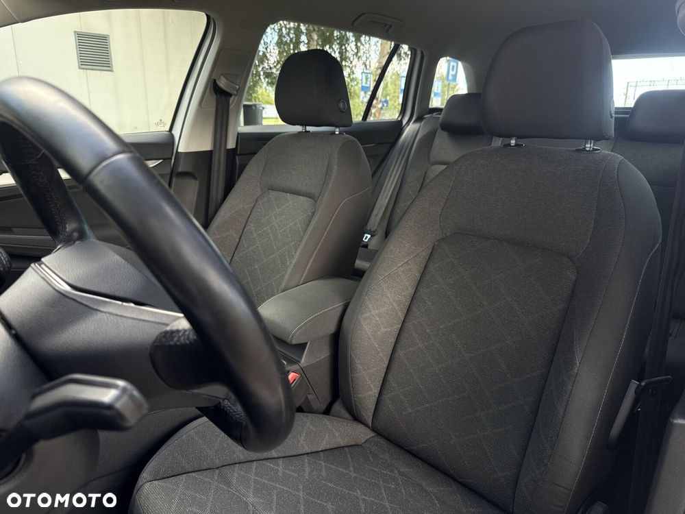 2021 Volkswagen Golf, photograph 12