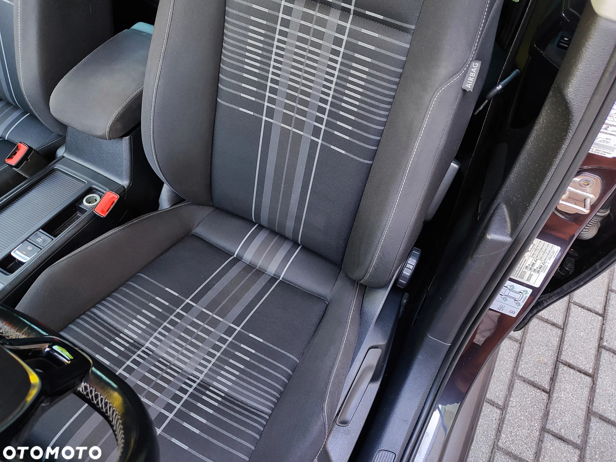 Volkswagen Golf 1.6 TDI BlueMotion Technology Lounge - 20