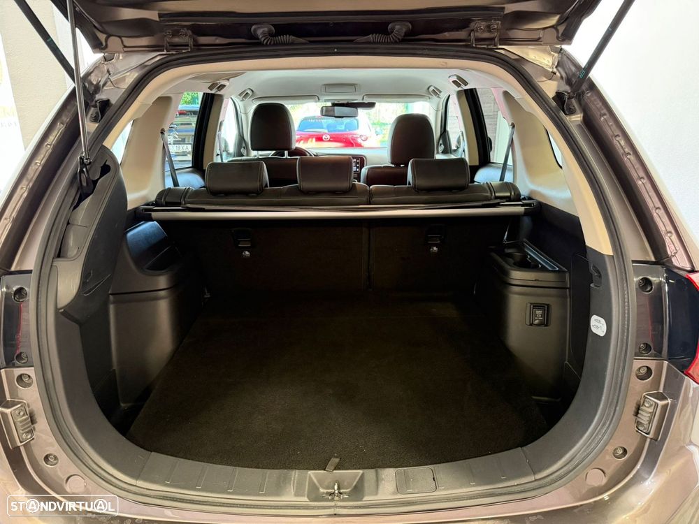 Mitsubishi Outlander 2.0 Instyle Navi - 28