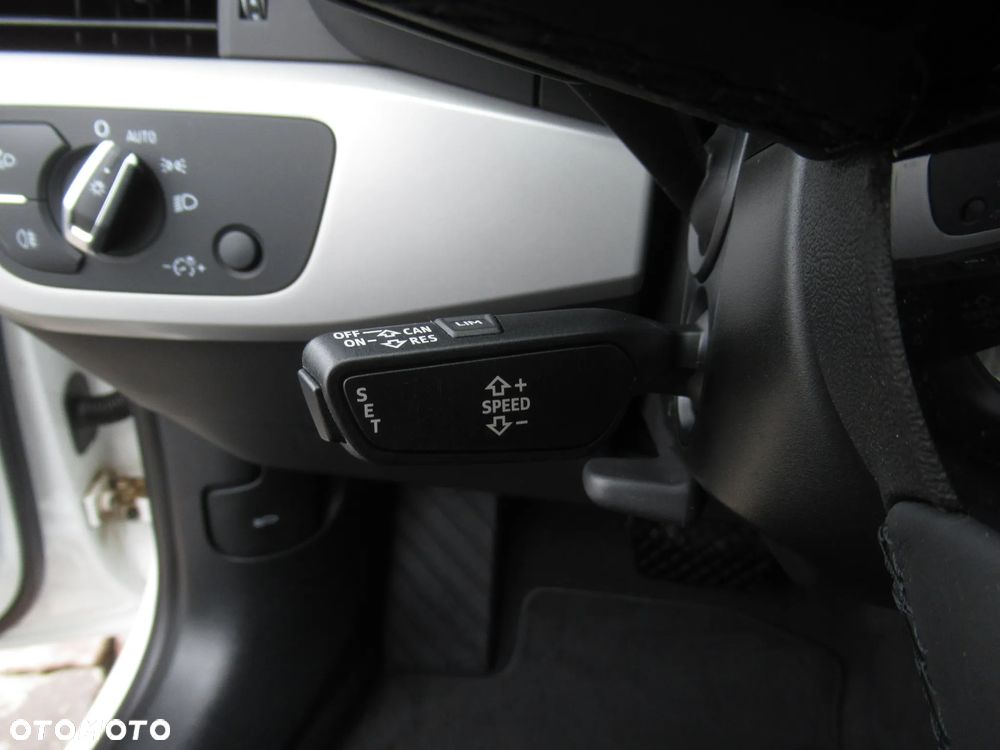 Audi A4 Limousine 35 TFSI S tronic - 13