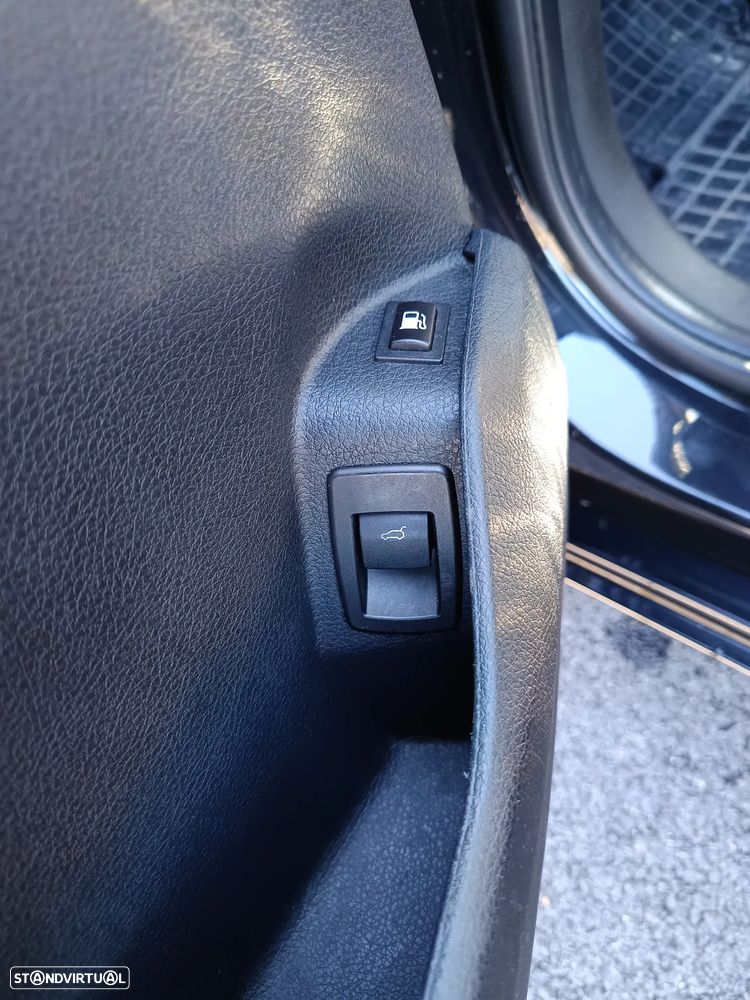 BMW 225xe Active Tourer - 9