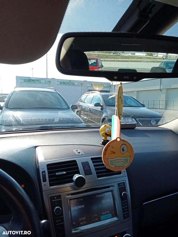 Toyota Avensis 2.0 D-4D Elegance - 12