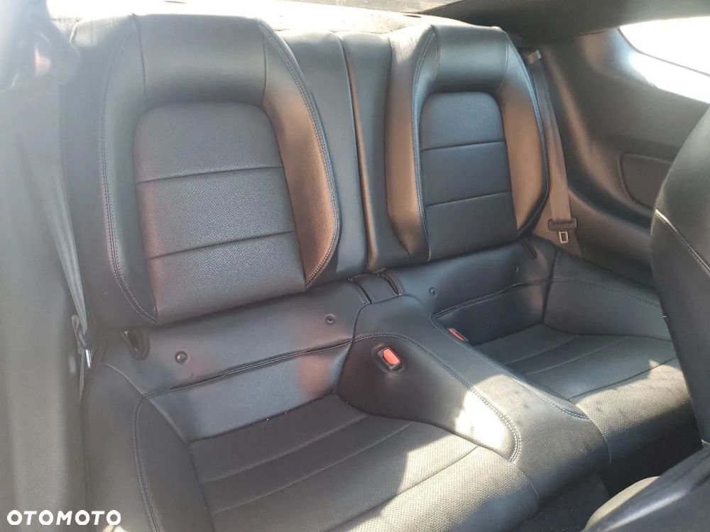 Ford Mustang 5.0 V8 GT - 10