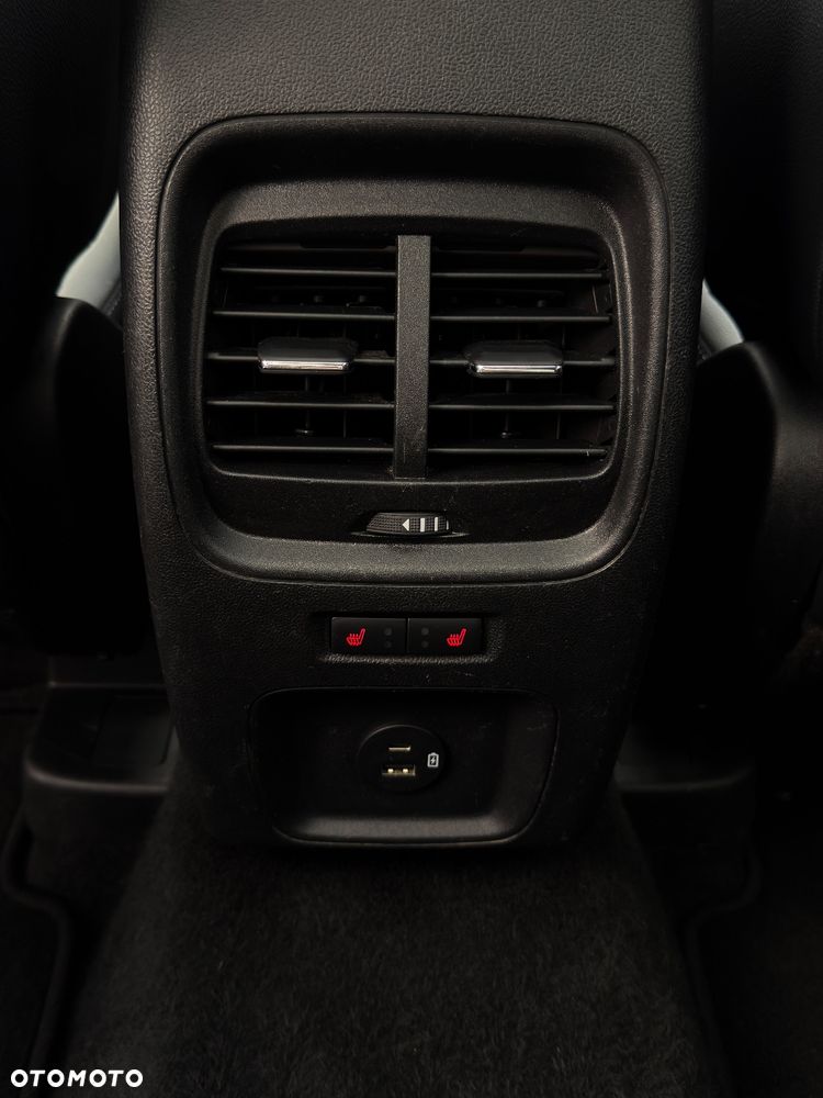 Ford Kuga 2.0 EcoBlue 4x4 TITANIUM - 35