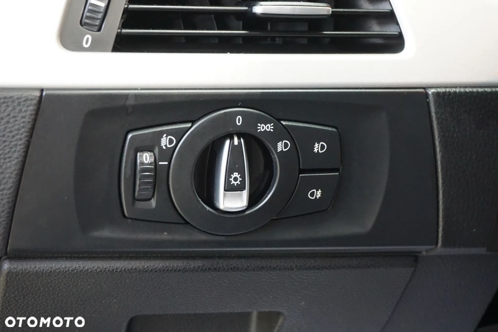 BMW Seria 3 318d - 28