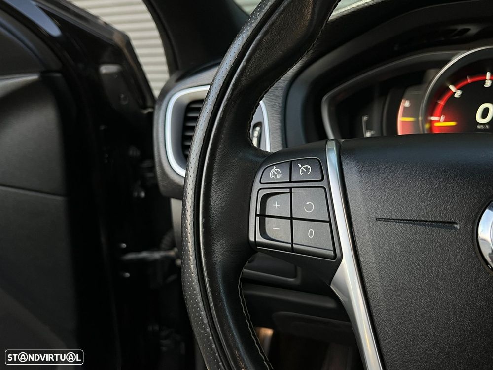 Volvo V40 2.0 D2 R-Design - 27
