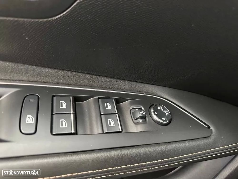 Peugeot 3008 1.6 Hybrid GT Line e-EAT8 - 20