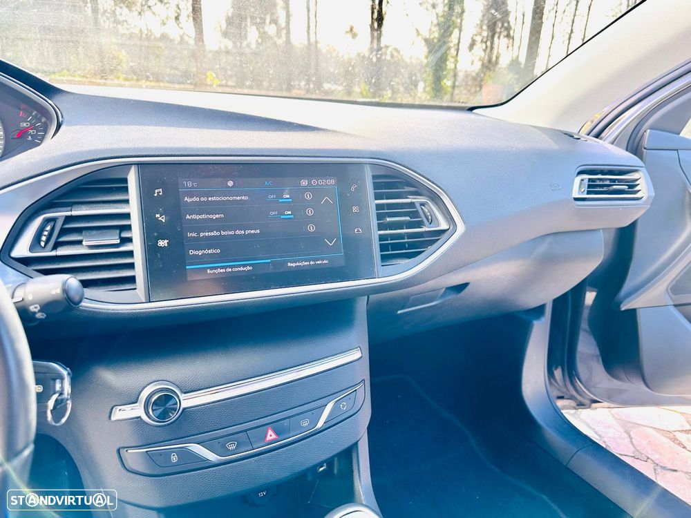 Peugeot 308 1.2 PureTech Style - 18