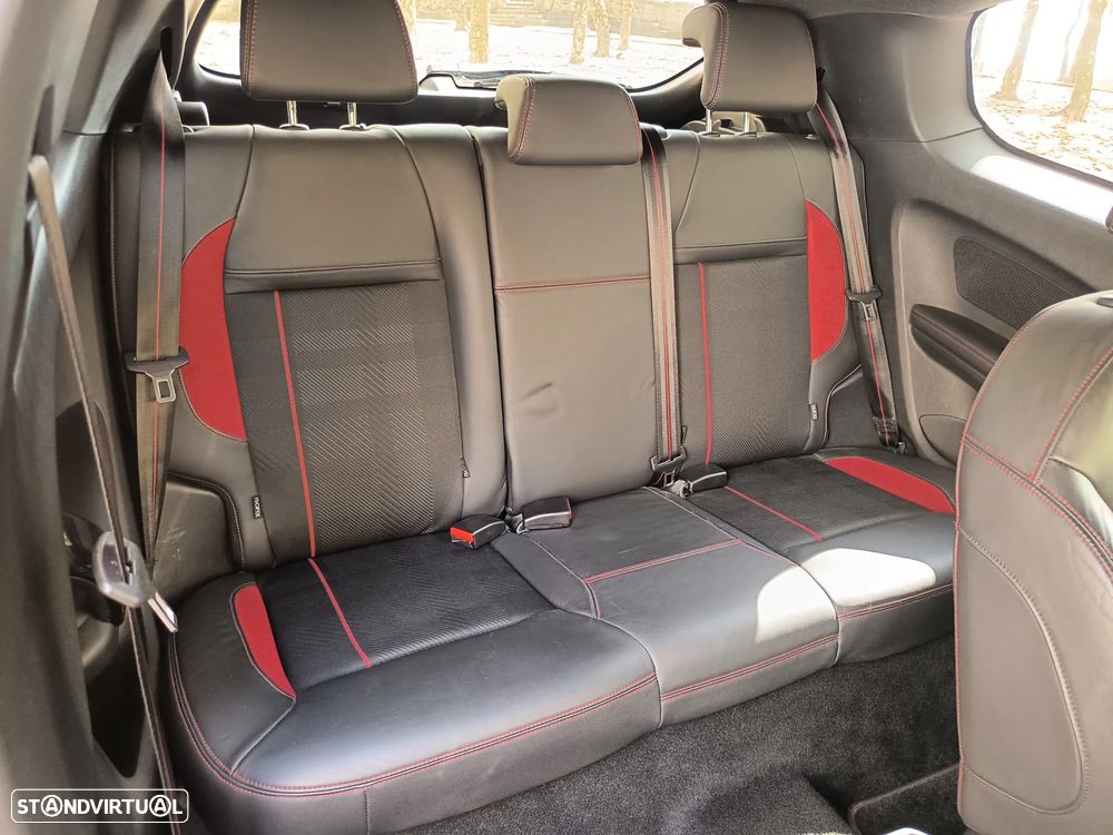 Peugeot 208 GTI 200 THP - 9