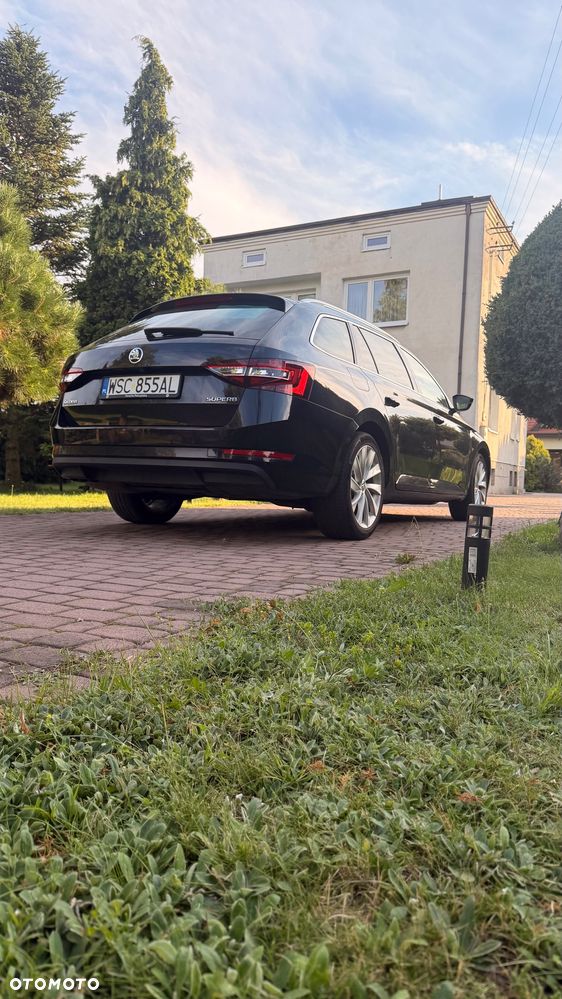Skoda Superb 2.0 TDI SCR Style DSG - 5