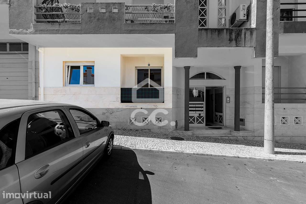 Apartamento T2 de Rés do Chão c/ Garagem e Sótão em Vila Viçosa, Évora - Grande imagem: 2/37
