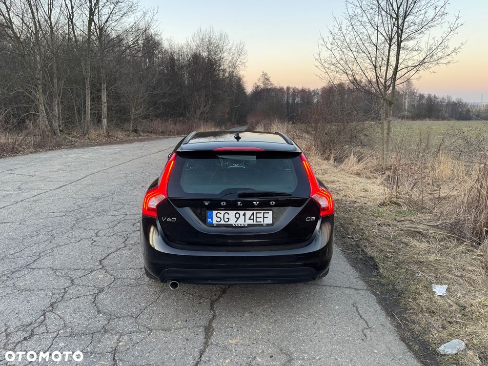 Volvo V60 D2 Momentum - 8