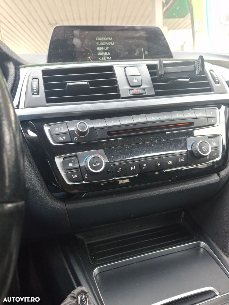 BMW Seria 3 318d Sport Line - 3